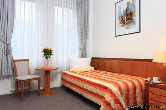 Potsdamer Inn Berlin Szoba fotó